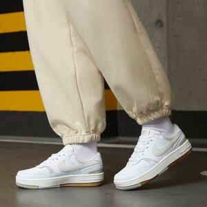 Nike Gamma Force Sneakers Women White Cream Size 10